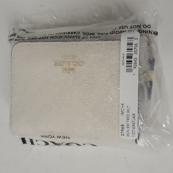 Coach 37968 Leather Small Trifold Wallet Gold/Chalk (Firm Price) - Picture 2 of 16